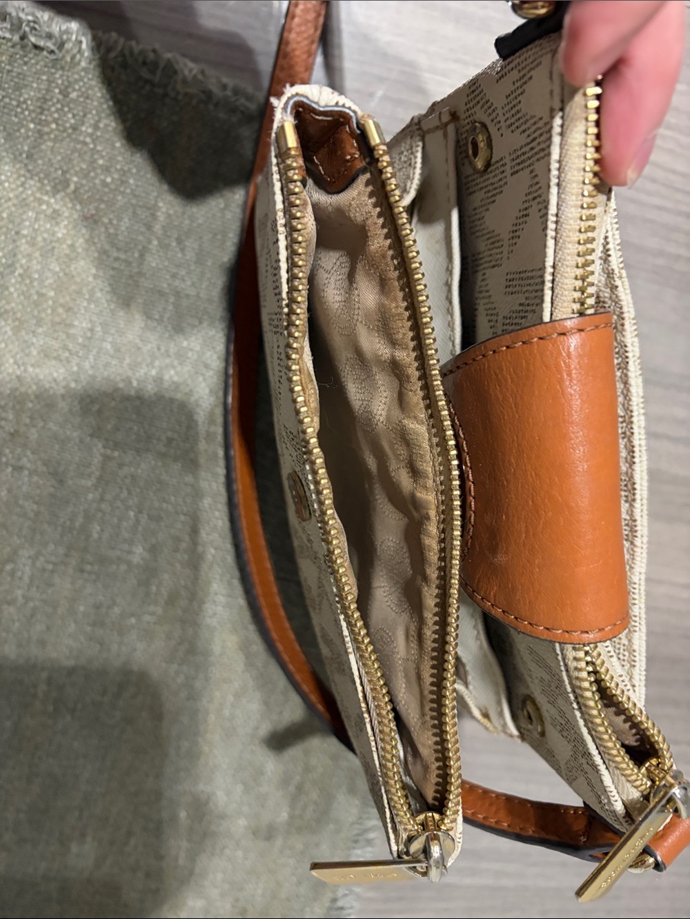 Michael Kors Cream and Tan Wristlet - Picture 4 of 6